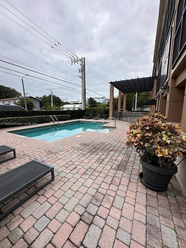 property at 3590 Coral Wy
