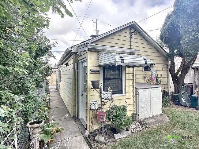 property at 10720 S Whipple St