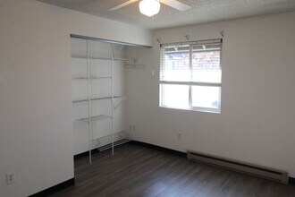 102 E Weile Ave in Spokane, WA - Building Photo - Building Photo