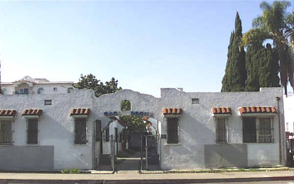 7001 Seville Ave in Huntington Park, CA - Foto de edificio - Building Photo