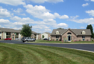 Walnut Manor Apartments in Muncie, IN - Foto de edificio - Building Photo