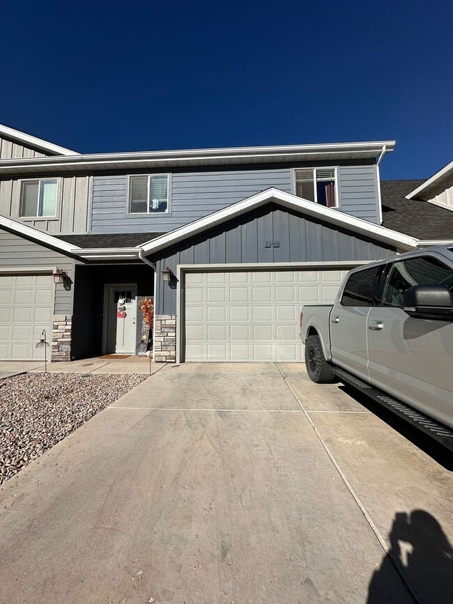 property at 1580 S Topaz Dr