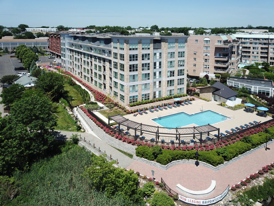 Baypointe in Stamford, CT - Foto de edificio