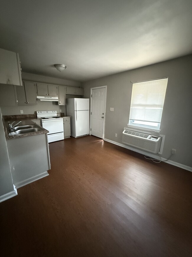 1224 S Lee Hwy in Cleveland, TN - Building Photo - Building Photo