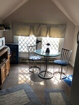 832 Quincy Ave, Unit Apartment in Scranton, PA - Building Photo