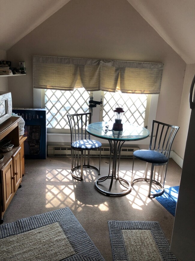 832 Quincy Ave, Unit Apartment