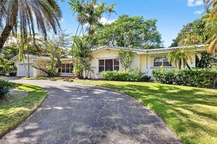 11890 SW 72nd Pl in Miami, FL - Building Photo