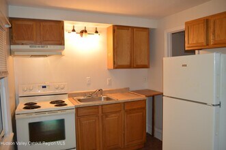 36 Ulster Ave in Saugerties, NY - Building Photo - Building Photo