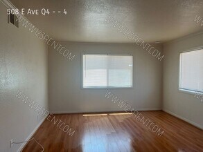 508 E Ave Q4 in Palmdale, CA - Building Photo - Building Photo