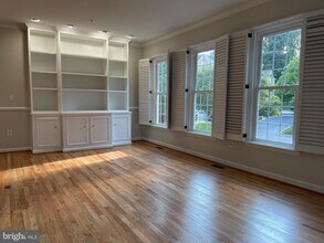 9715 Whitley Park Pl in Bethesda, MD - Building Photo - Building Photo