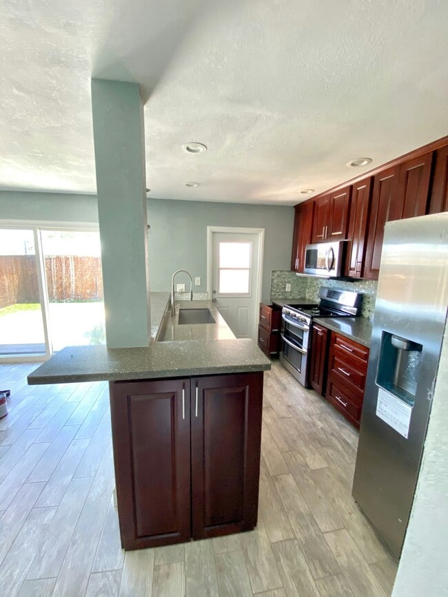 94-1194 Kipa'a Pl in Waipahu, HI - Building Photo - Building Photo