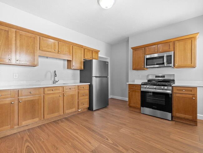 782 Morton St, Unit 2 in Boston, MA - Foto de edificio - Building Photo