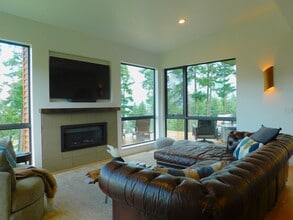 55 Shady Pnes Ln in Lakeside, MT - Building Photo - Building Photo