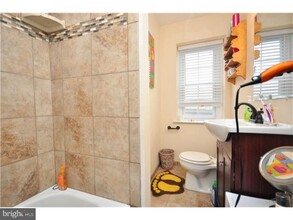 6110 Ridge Ave in Philadelphia, PA - Building Photo - Building Photo