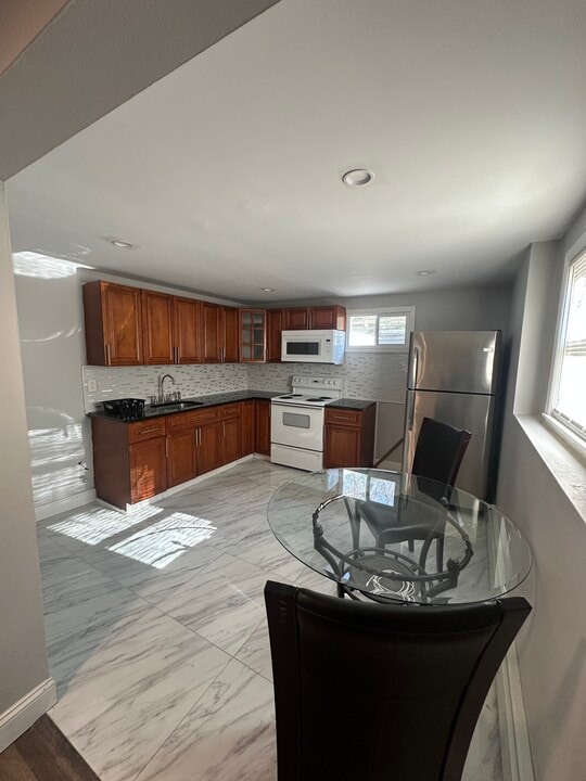 730 Meadow Rd in Smithtown, NY - Building Photo