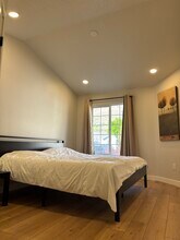 609 N Seven Peaks Blvd, Unit 18 in Provo, UT - Foto de edificio - Building Photo