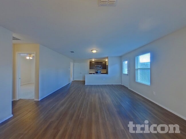 6028 Parkview Hills Ln in Fort Worth, TX - Foto de edificio - Building Photo