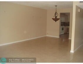3920 Woodside Dr in Coral Springs, FL - Building Photo - Building Photo