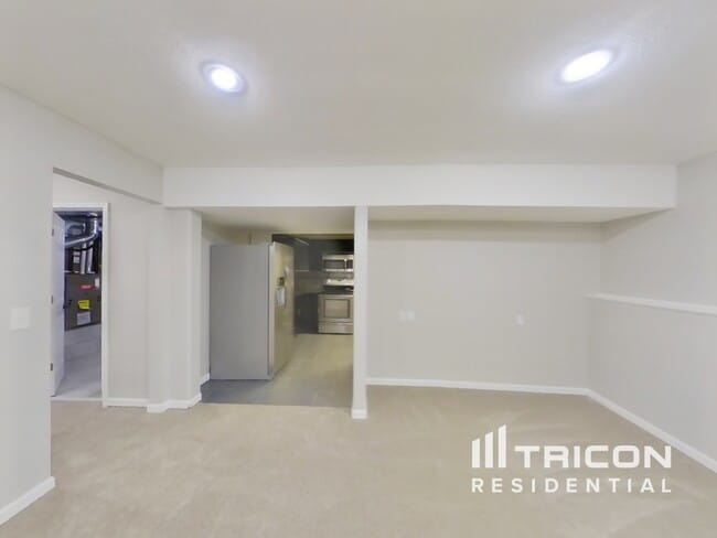 6421 Limerick Dr in Edina, MN - Building Photo - Building Photo