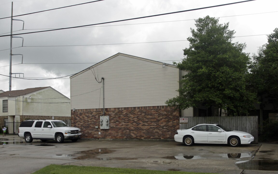 4121 Alabama Ave in Kenner, LA - Foto de edificio