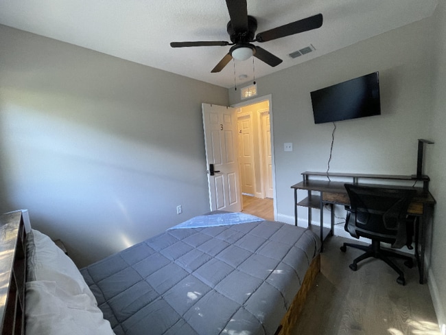 property at 804 N 5th St