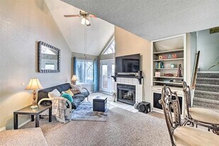 1700 Baird Farm Cir in Arlington, TX - Building Photo