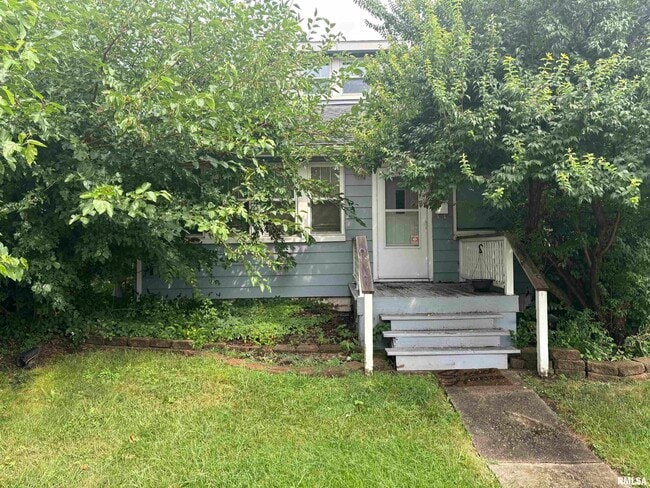 property at 3916 N Prospect Rd