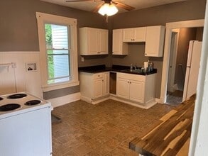 15 Atlantic Ave, Unit 2nd Floor in Amesbury, MA - Foto de edificio - Building Photo