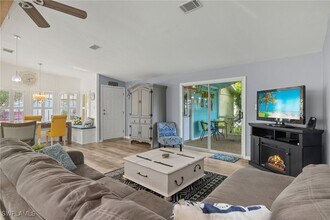 5493 San Luis Dr in North Fort Myers, FL - Building Photo - Building Photo