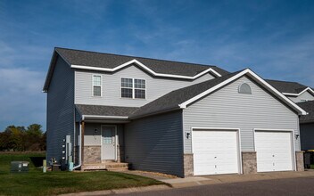 1001 Alpine Way in St. Peter, MN - Building Photo - Building Photo