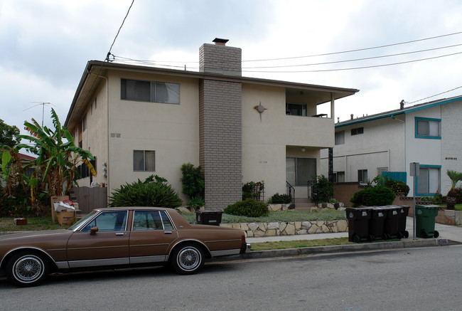 11708 Birch Ave in Hawthorne, CA - Building Photo - Building Photo