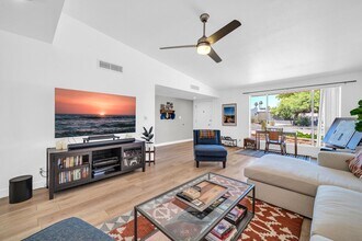 3707 E Montecito Ave in Phoenix, AZ - Foto de edificio - Building Photo