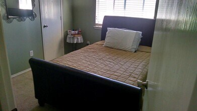 2662 Royal Blue Dr in Houston, TX - Building Photo - Building Photo