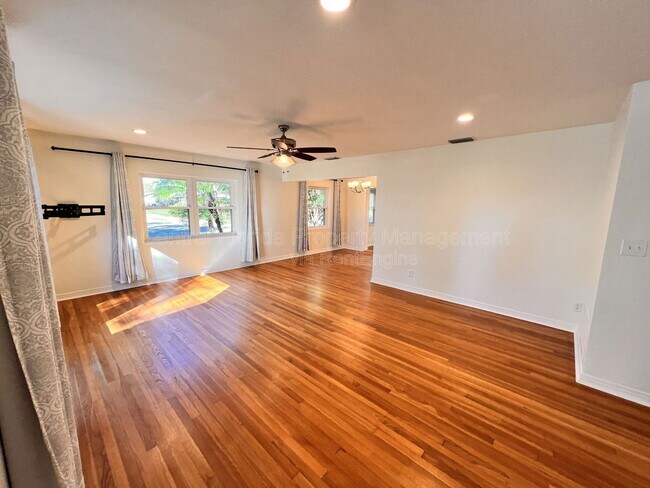 2203 Montana St in Orlando, FL - Building Photo - Building Photo