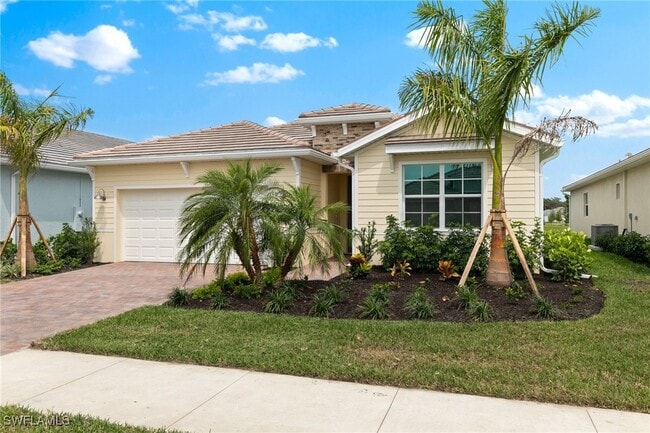 499 Polihale Wy in Naples, FL - Building Photo - Building Photo