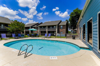 Inverness Apartments in Broken Arrow, OK - Foto de edificio - Building Photo