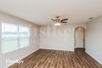 1992 Elkins Point in Melbourne, FL - Foto de edificio - Building Photo