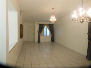 5475 Glenda St in West Palm Beach, FL - Building Photo - Building Photo