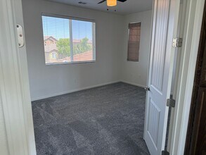 6680 Russian Thistle Drive in Sparks, NV - Building Photo - Building Photo