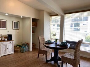 2333 Caringa Way in Carlsbad, CA - Building Photo - Building Photo
