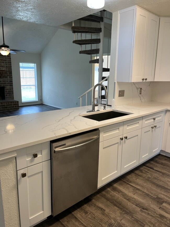 property at 10214 Green Valley Ln