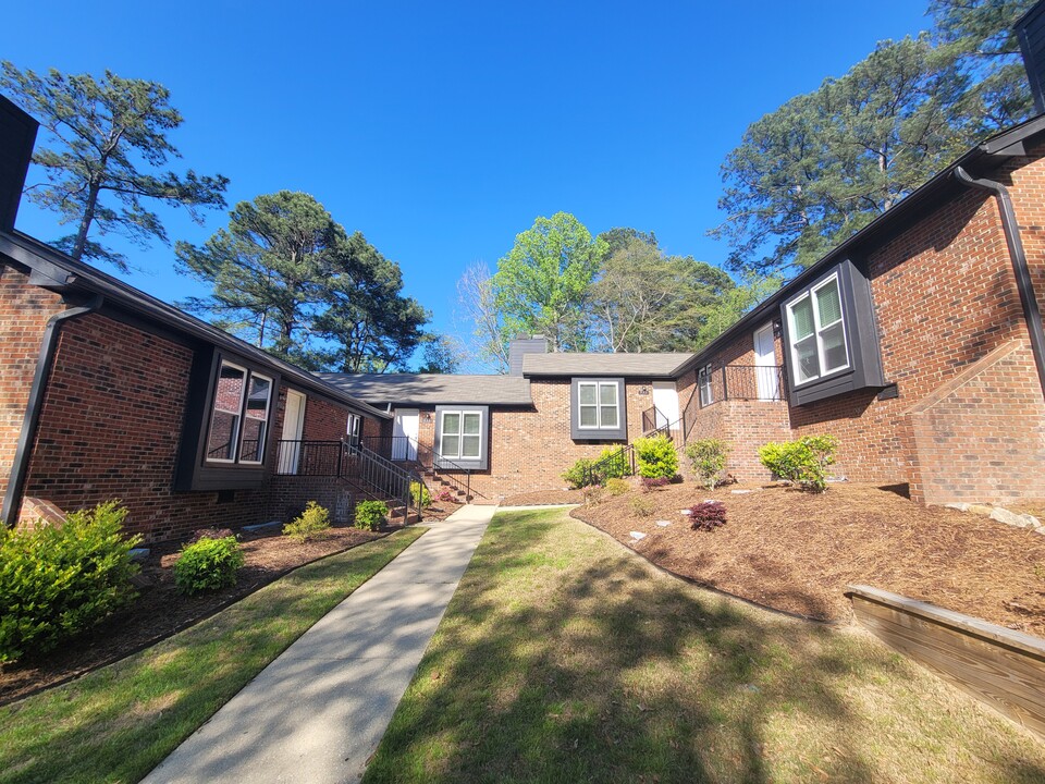 533 Coronation Dr, Unit 533 in Fayetteville, NC - Foto de edificio