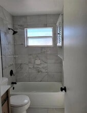 827 SW 11th Ave in Miami, FL - Building Photo - Building Photo