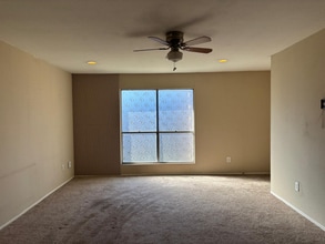 5667 Birchmont Dr, Unit A in Houston, TX - Building Photo - Building Photo