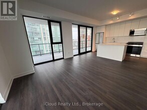 2075 Lakeshore Rd. in Burlington, ON - Building Photo - Building Photo