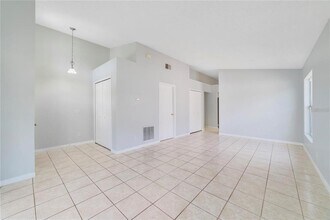 2152 Rj Cir in Kissimmee, FL - Building Photo - Building Photo