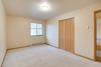 Meadows Edge Apartments in Detroit Lakes, MN - Building Photo - Building Photo