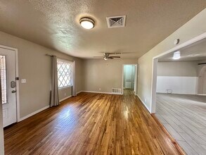 5307 25th St in Lubbock, TX - Building Photo - Building Photo