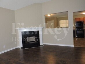 2631 Parkview Dr in Memphis, TN - Foto de edificio - Building Photo