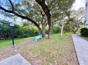 604 NW 13th St, Unit 16 in Boca Raton, FL - Building Photo - Building Photo